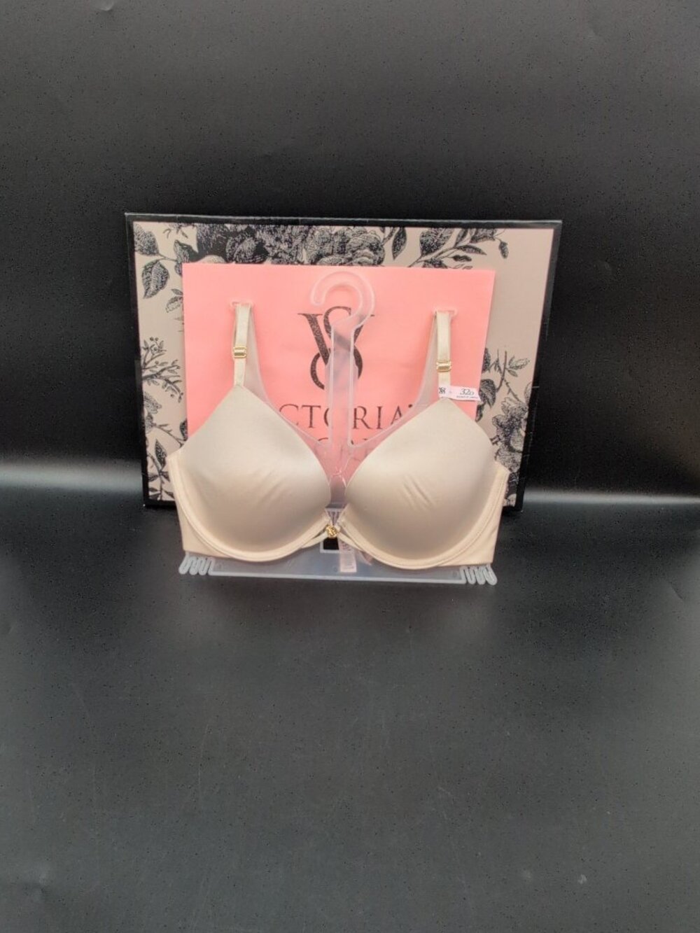 Victoria Secret Very Sexy Smooth Lightly Lined Plunge Demi Bra 32D Beige